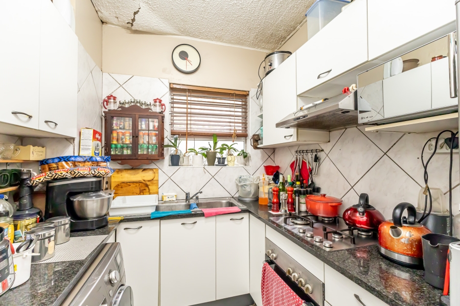 2 Bedroom Property for Sale in Sea Point Western Cape